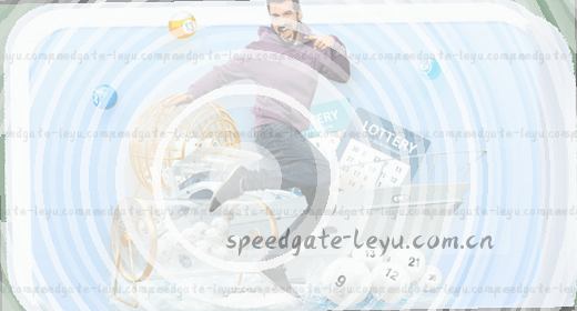 北晨老街 灰墙爬满裂藤